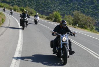 Motorradgruppe in Griechenland