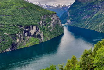 Norwegen-Blick auf Fjordausläufer-Geirangerfjord