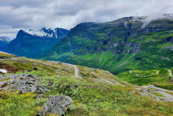 Norwegen-Blick-in-Berglandschaft