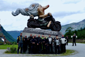 Norwegen-Gruppenfoto-Trollstigen