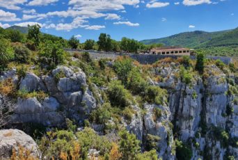 Grandes-Alpes-Cafe-Stopp