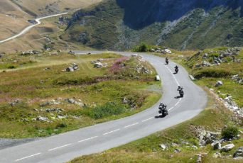 Grandes-Alpes-Landschafts-Biker