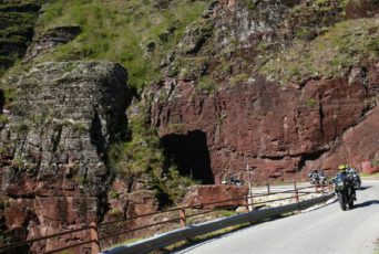 Grandes-Alpes-Tunnel-Biker