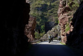 Grandes-Alpes-Tunnel-Durchfahrt